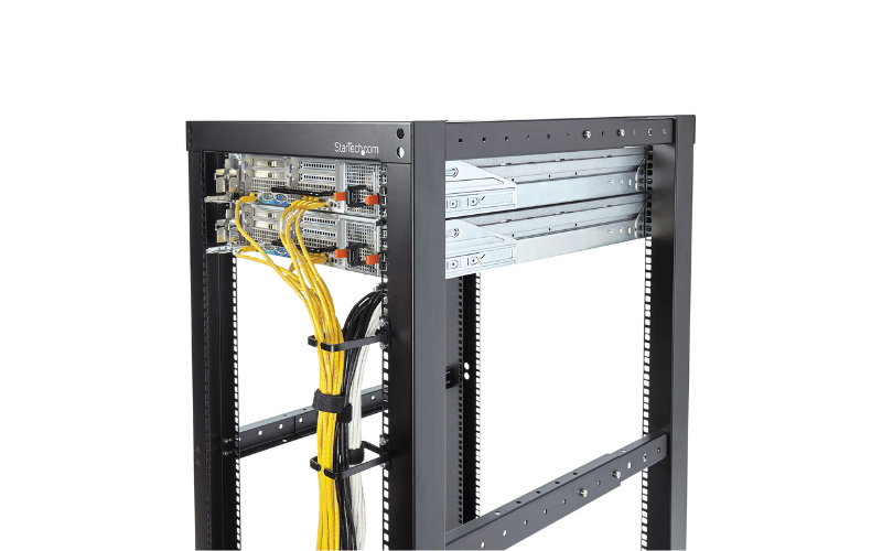 Dell PowerEdge R630 サーバー: R630 ラック、2.5 インチ、DDR4