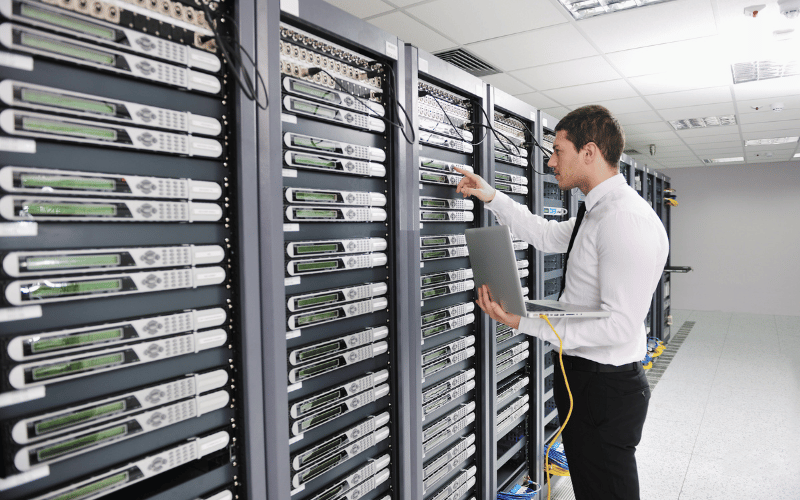 Les serveurs, en revanche, sont les multitâches du monde technologique.