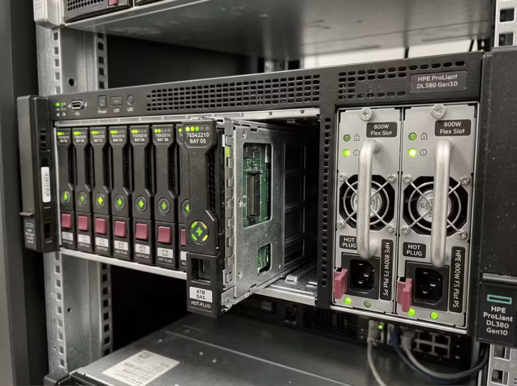 Server drive bays and PSU Server drive bays and PSU